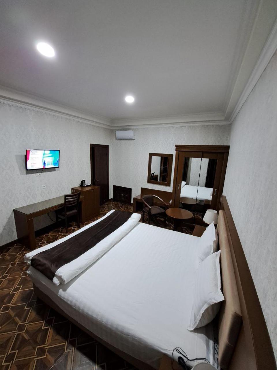 Caravan Plaza Inn Boutique Бухара Екстер'єр фото