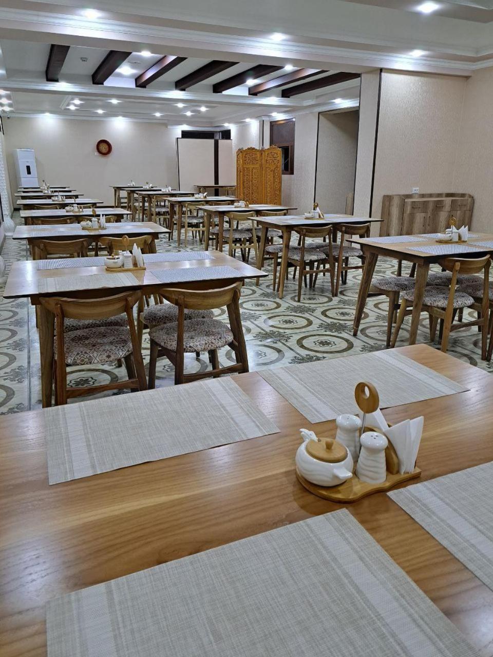Caravan Plaza Inn Boutique Бухара Екстер'єр фото